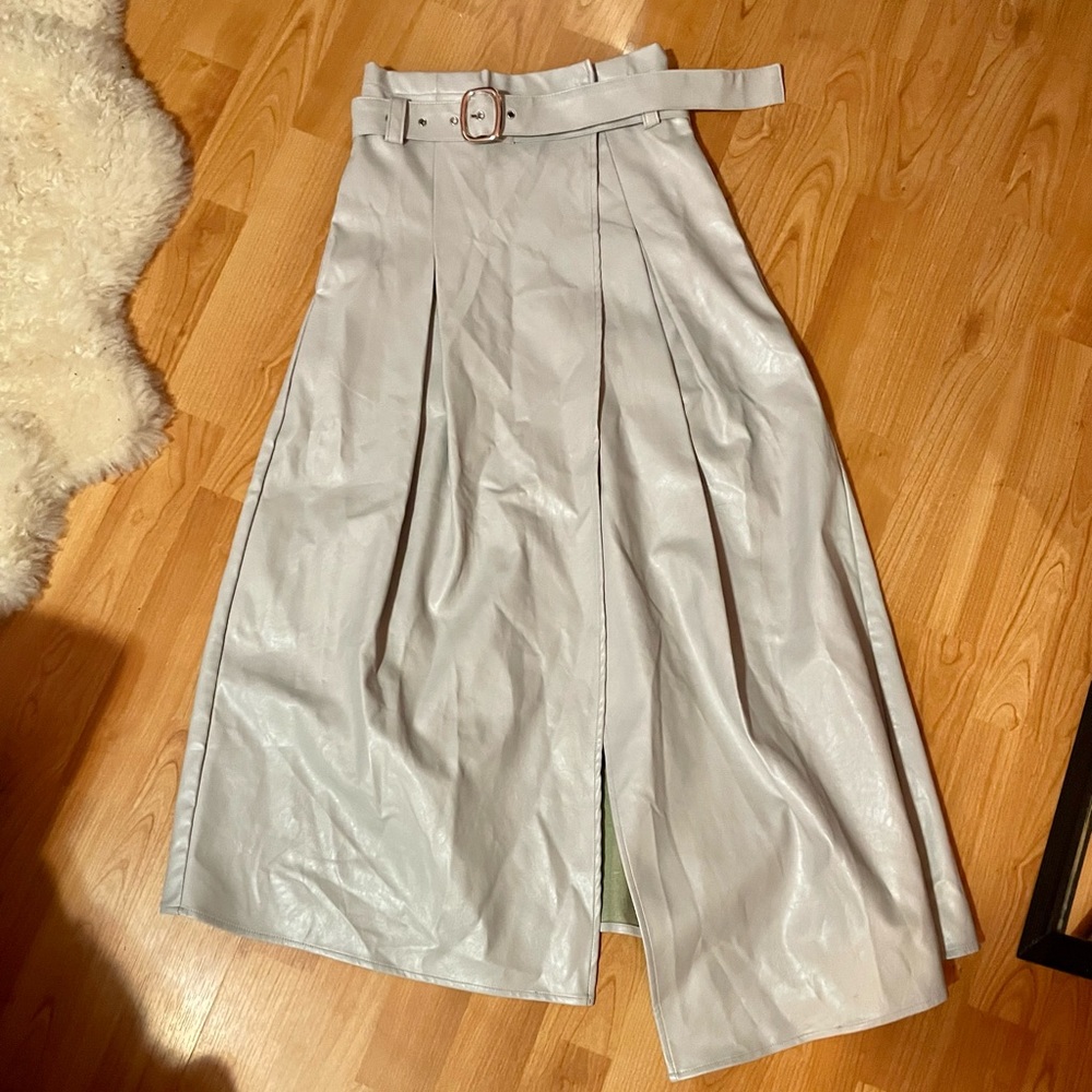 XS gray high waist belted pleather midi skirt with slit